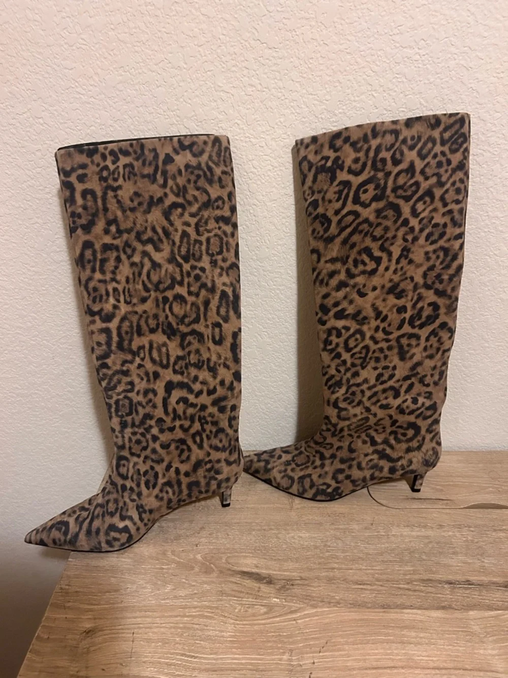 New Free People Leopard Kiki Kitten Heel Boots - Picture 7 of 7